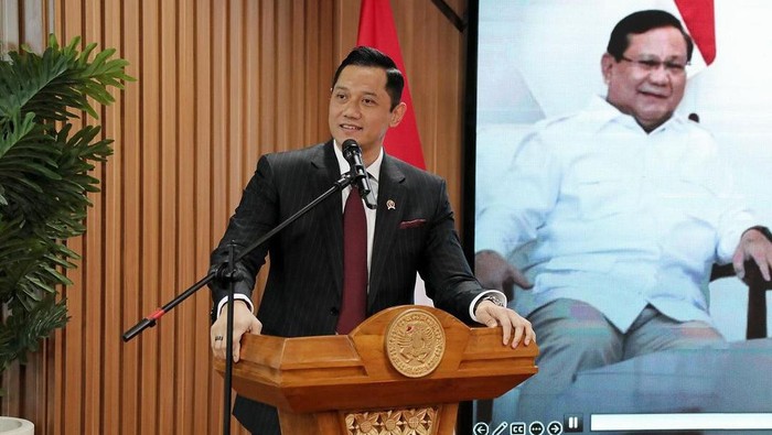 Menteri Agraria dan Tata Ruang/Kepala Badan Pertanahan Nasional (ATR/BPN), Agus Harimurti Yudhoyono (AHY) menjadi keynote speaker dalam International Conference of UNAIR Postgraduate School 2024 pada Rabu (11/09/2024) di Surabaya, Jawa Timur.