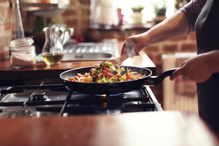 5 Metode Memasak yang Ternyata Tak Cukup Sehat untuk Diandalkan