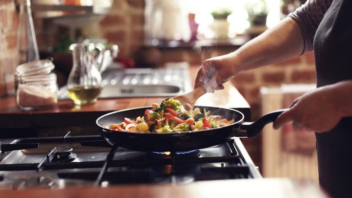 5 Metode Memasak yang Ternyata Tak Cukup Sehat untuk Diandalkan