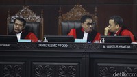 Selain itu, MK juga menolak permohonan provisi (putusan sela) yang diajukan Novel. Dalam provisi itu, Novel meminta MK untuk mengeluarkan putusan agar menunda proses seleksi calon pimpinan KPK. 