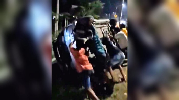Foto tangkapan layar video viral perusakan mobil yang diunggah akun instagram@liputan.magelang.