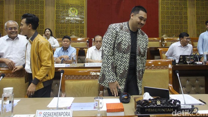 Komisi X DPR RI menggelar rapat kerja (raker) dengan Menpora Dito Ariotedjo. Raker tersebut membahas soal anggaran dan isu terkini.