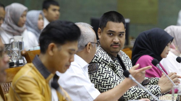 Komisi X DPR RI menggelar rapat kerja (raker) dengan Menpora Dito Ariotedjo. Raker tersebut membahas soal anggaran dan isu terkini.