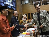 Momen Menpora-Komisi X DPR RI Raker Bahas Anggaran dan Isu Terkini