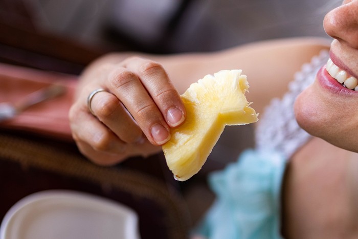 makan nanas bikin lidah gatal