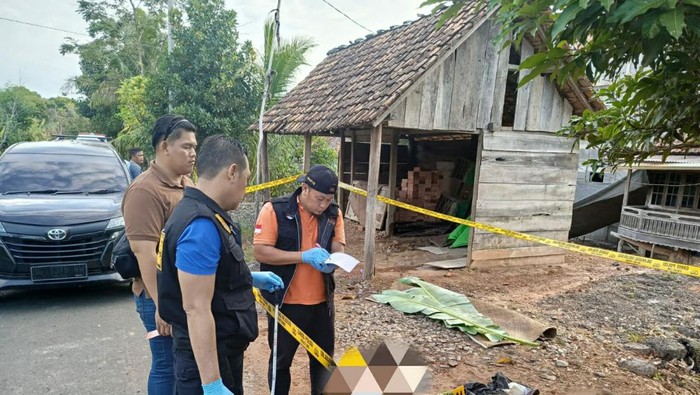 Pemuda tewas diamuk warga saat diduga hendak mencuri motor.