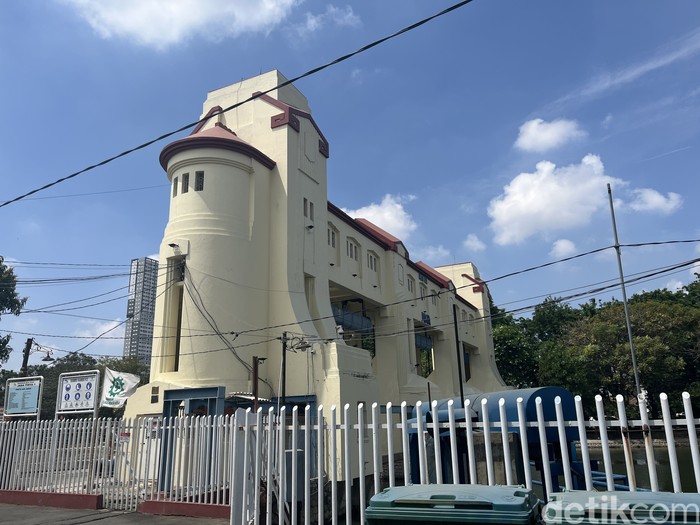 Pintu Air Kali Jagir Surabaya