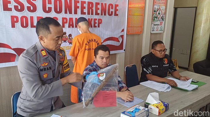 Polres Pangkep saat konferens pers soal kasus ayah aniaya balita.