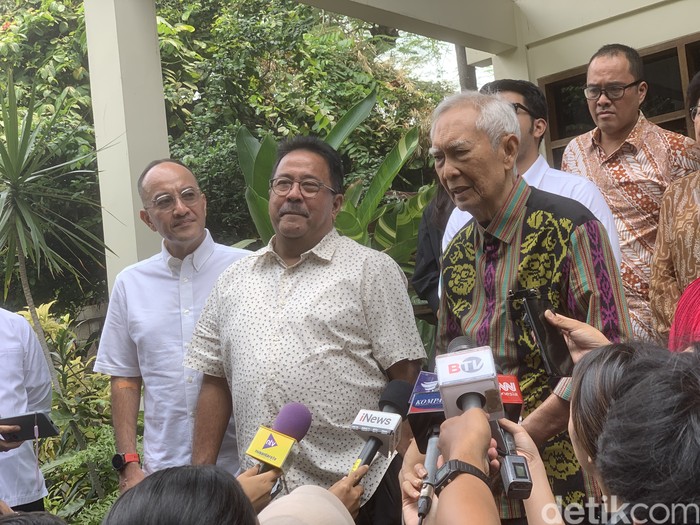 Rano Karno dan Guntur Soekarnoputra, 12 September 2024. (Taufiq Syarifudin/detikcom)