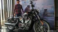 PT JLM Auto Indonesia yang berada di bawah naungan Indomobil Group, dan Inchcape merupakan produsen, atau distributor motor Harley-Davidson. Kemudian untuk mengembangkan sayapnya, mereka terus menambah jaringan penjualan moge tersebut.