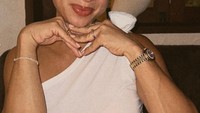 Makan malam berdua di restoran jadi cara Jennifer dan Irfan menghabiskan waktu bersama. Foto: Instagram @jenniferbachdim