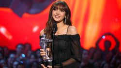 Senyum Semringah Lisa Menang Best K-pop MTV VMA 2024