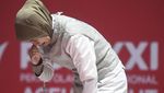 Sujud Syukur Atlet Anggar Saat Berhasil Raih Emas PON XXI