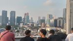 Menikmati Pemandangan Pencakar Langit Jakarta dari Tanjakan 13