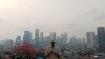 Menikmati Pemandangan Pencakar Langit Jakarta dari Tanjakan 13