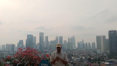 Potret Tanjakan 13, Suguhkan Pemandangan Gedung Pencakar Langit Jakarta