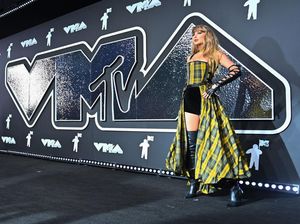 Foto: Artis Berbusana Terbaik di MTV VMA 2024, Taylor Swift Bak Ratu Punk