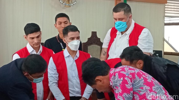 Valdes dan tiga rekannya (geng Meksiko) menjalani sidang di PN Denpasar, Kamis (12/9/2024). (Aryo Mahendro/detikBali).