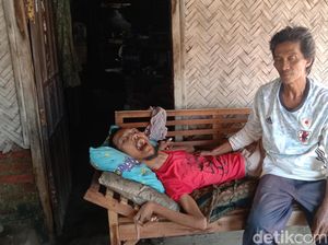 Kemurahan Hati Keluarga Wastirah Mengasuh Sanudin yang Lumpuh