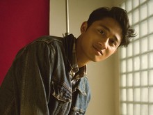 Single Ketiga Abeliano Tak Pernah Sendiri untuk Menemani Kesepian