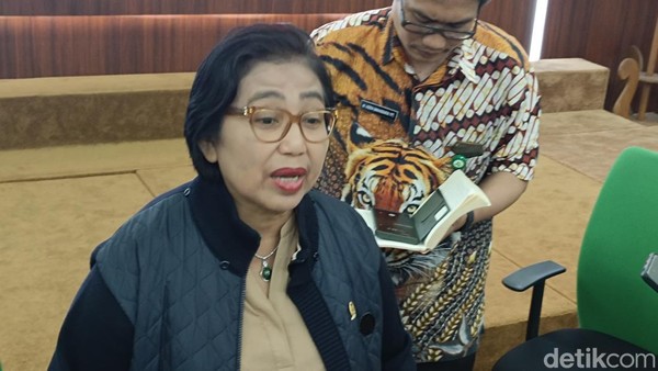 352 Siswa Keracunan MBG di NTB, NasDem: Padahal Sudah Banyak SPPG Di-suspend Anggota Komisi IX DPR RI Irma Suryani Chaniago saat melakukan kunjungan ke FK Undip, Semarang, Jumat (13/9/2024).