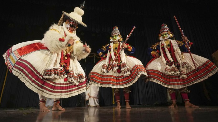 Festival Onam Tandai Permulaan Musim Panen di India Selatan Festival Onam adalah salah satu festival terpenting yang dirayakan di Kerala dan terdiri dari kaleidoskop acara budaya. Begini potretnya.
