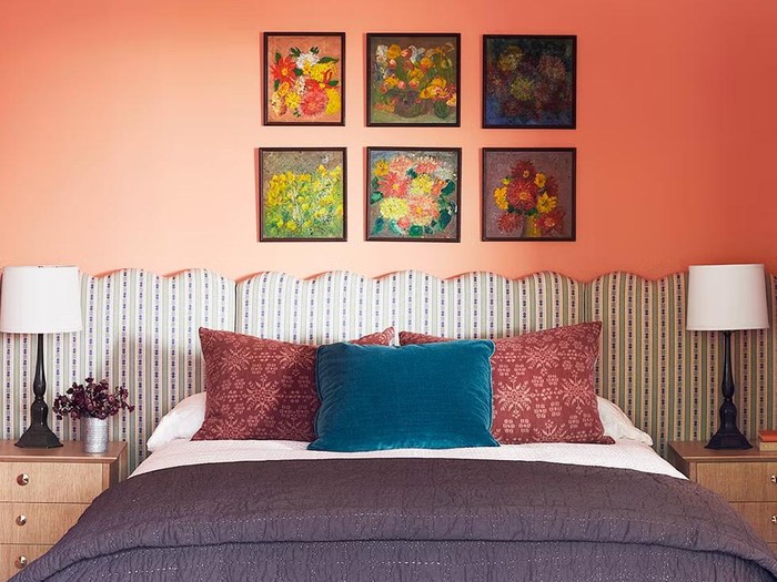 Ide warna kamar tidur koral.
