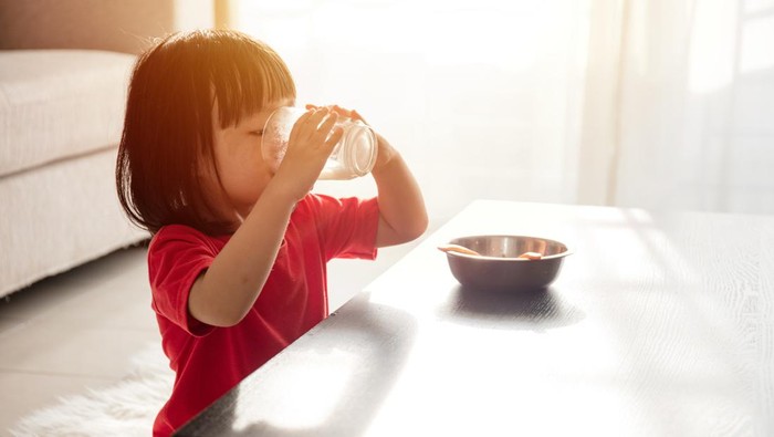 Menilik Potensi Susu Ikan sebagai Alternatif Protein Tambahan untuk Anak