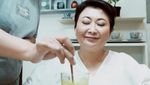 Indy Barends Hobi Minum Jus dan Kulineran Bareng Sahabat