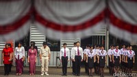 Semua bekal untuk menjadi seorang awak kabin didapatkan secara gratis hanya saja mereka harus fokus dan memahami semua materi untuk laik terbang menjaga dan melayani penumpang di pesawat.