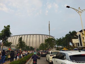Lalin Sekitar JIS Mulai Macet Jelang Konser Hari Ke-2 Bruno Mars
