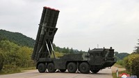 Peluncur roket ganda super besar ini disebut sebagai salah satu alat serangan inti militernya. Kim Jong Un juga mengatakan sistem senjata tersebut memiliki peran penting dalam persiapan perang,  