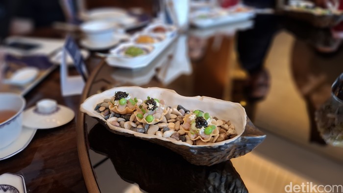 Kolaborasi chef Chong dan chef Mauri The Langham Kolaborasi Hidangan China dengan Italia Hasilkan Menu Unik di Restoran Ini