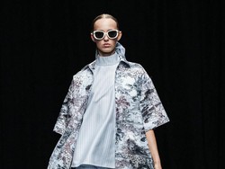 Fotro: 10 Koleksi Benang Jarum di Dubai Fashion Week Spring/Summer 2025