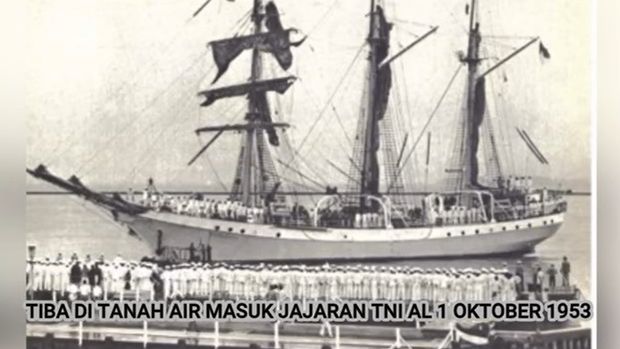 KRI Dewaruci Tiba di Indonesia tahun 1953