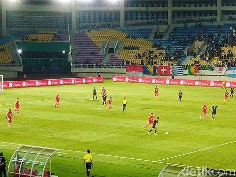 Laga Persis Solo melawan Madura United pada pekan keempat Liga 1 2024/2025 di Stadion Manahan, Solo, Jumat (13/9/2024).