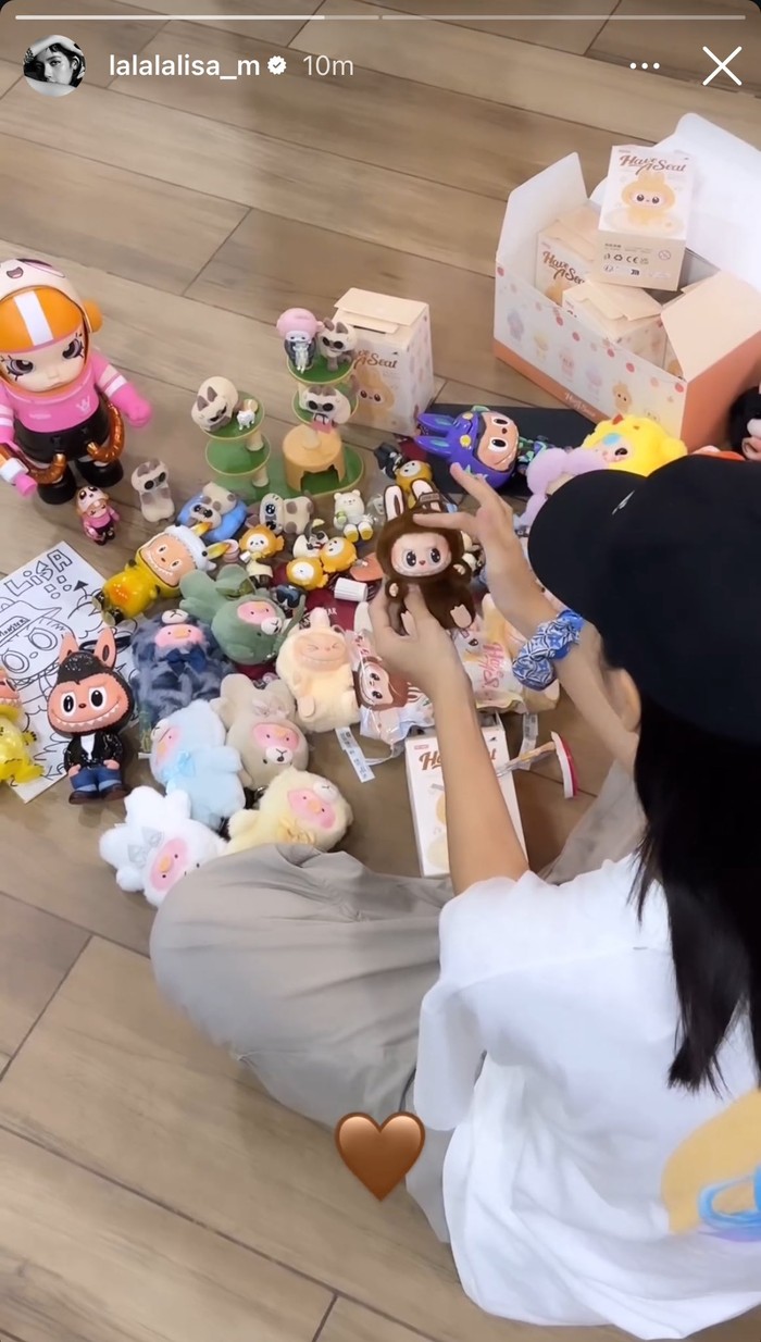 Lisa BLACKPINK viral mempopulerkan Labubu Lisa BLACKPINK viral mempopulerkan Labubu