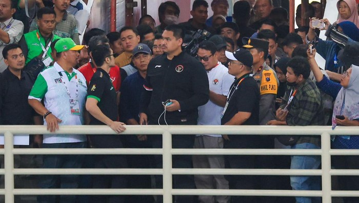 Menpora Ario Bimo Nandito Ariotedjo melakukan kunjungan ke venue voli ruangan PON XXI Wilayah Sumut di Sport Centre, Deli Serdang, Rabu (13/9). (Foto: Istimewa)