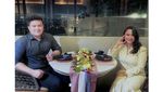 Momen Hangat Chikita Meidy Makan Bareng Keluarga dan Sahabat