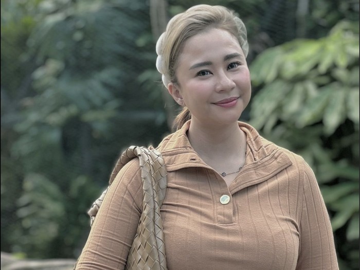Momen Hangat Chikita Meidy Makan Bareng Keluarga dan Sahabat