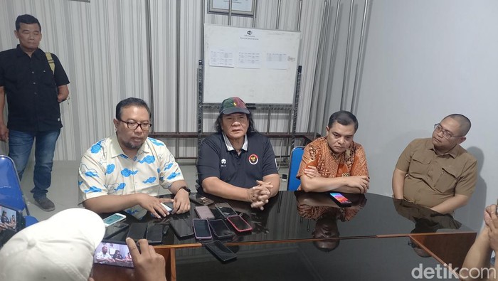 Panitia Bersama Pelaksana Pekan Paralimpiade Nasional (PB Peparnas) Solo 2024, saat konferensi pers di Kantor NPC Indonesia, di Kecamatan Jebres, Kota Solo, Jumat (13/9/2024).