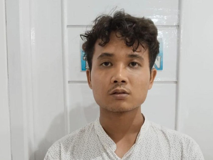 pelaku eksibisionis yang pamer alat kelamin dan onani di Kopo, Kabupaten Serang.