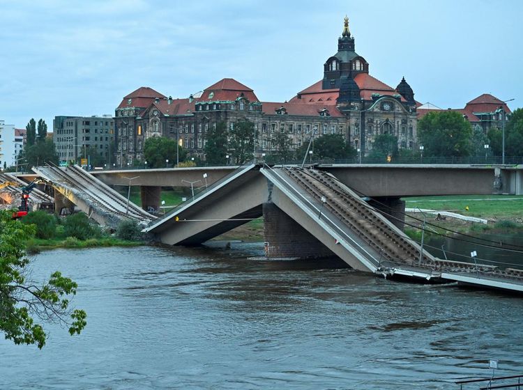 Kondisi Terkini Jembatan Carola di Jerman yang Ambruk ke Sungai