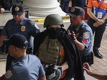 Pendeta Filipina Pakai Helm-Rompi Anti Peluru Saat Diadili Soal Perdagangan Seks