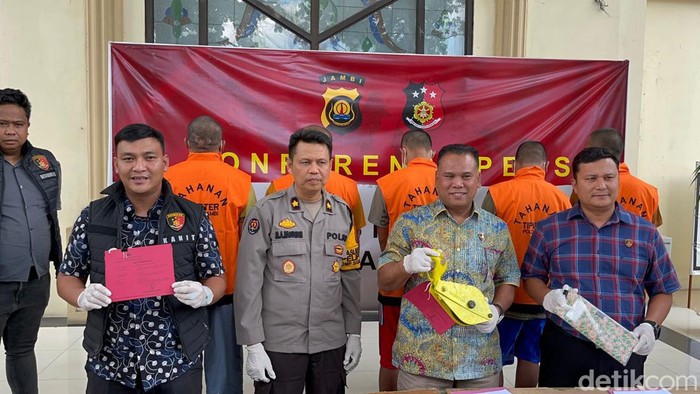 Polda Jambi mengamankan 5 pelaku illegal drilling di Batanghari