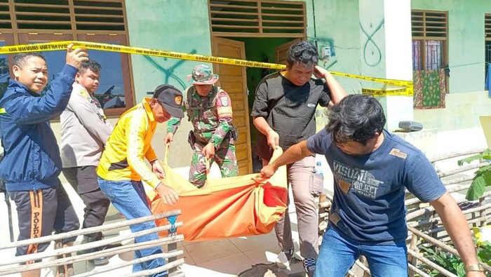 Seorang pria ditemukan tewas terjepit pintu di gedung bekas SMAN 1 Mihing Raya, Kecamatan Sepang, Kabupaten Gunung Mas, Kalimantan Tengah. Disebutkan korban hendak membobol ruangan gedung.