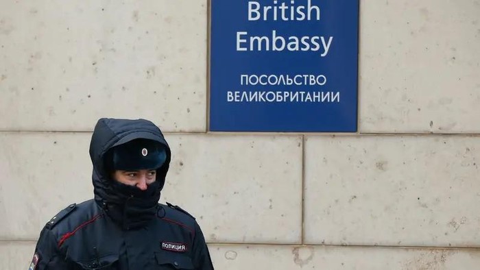 A policeman outside the British embassy in Moscow. (File photo: Reuters)