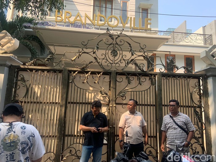 Polres Metro Jakarta Pusat mengecek kantor perusahaan anime di Menteng yang diduga melakukan kekerasan dan eksploitasi kepada karyawannya.