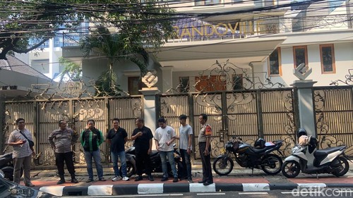 Polres Metro Jakarta Pusat mengecek kantor perusahaan anime di Menteng yang diduga melakukan kekerasan dan eksploitasi kepada karyawannya.