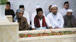 Potret Rano Karno Ziarah ke Makam Ulama Betawi Buya Zayadi